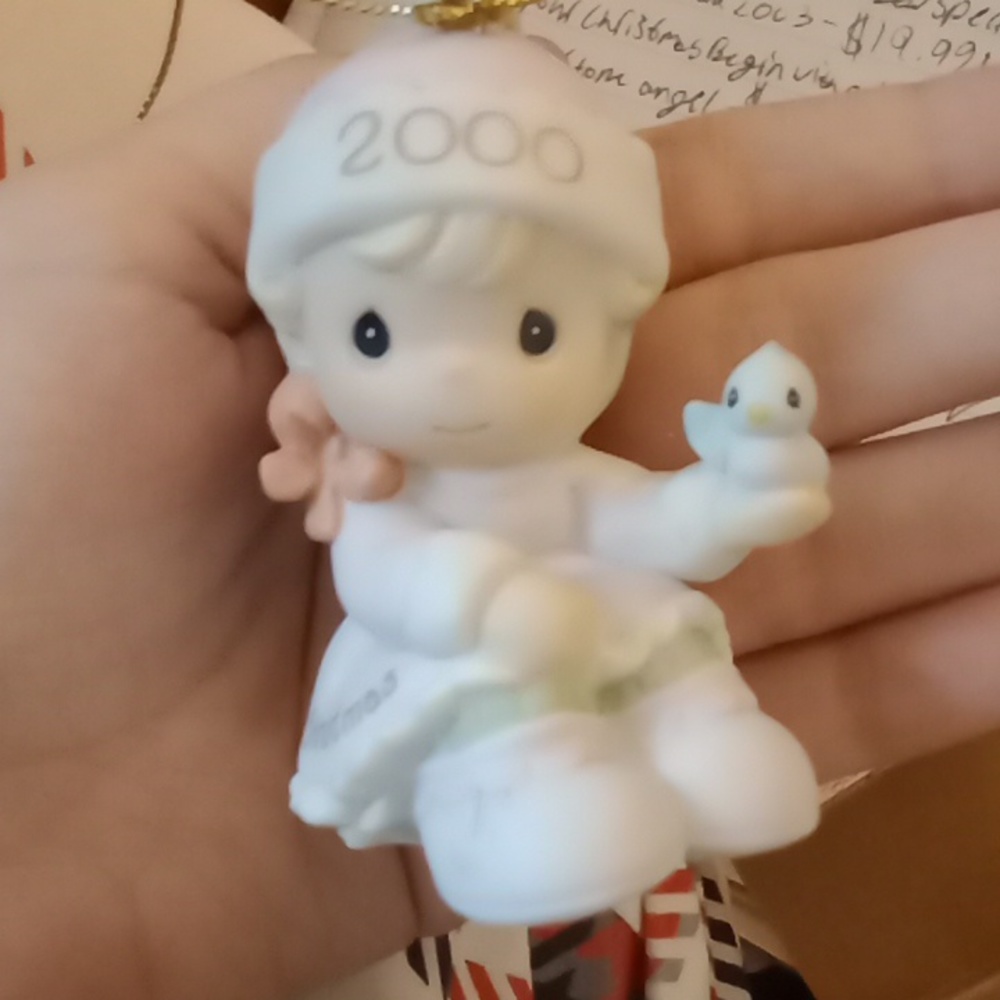 Precious moments baby first Christmas 2000 collectors